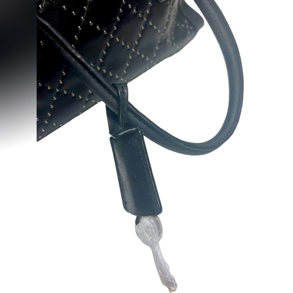 - Michael Kors Hamilton satchel with optional chain and leather strap lock/ key - Picture 6 of 16